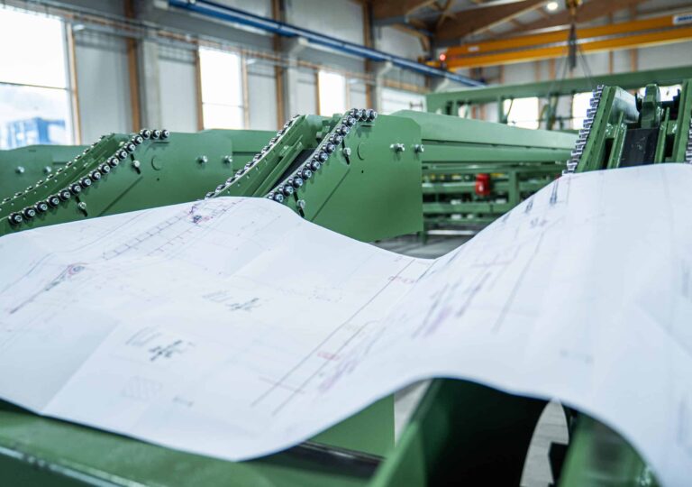 Förder- und Sortieranlage für die Rundholzverarbeitung von TC Maschinenbau
